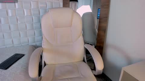 Alejo  online show from October 13, 2025, 9:26 pm