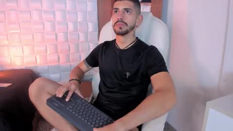 Alejo  online show from October 26, 2025, 2:50 am