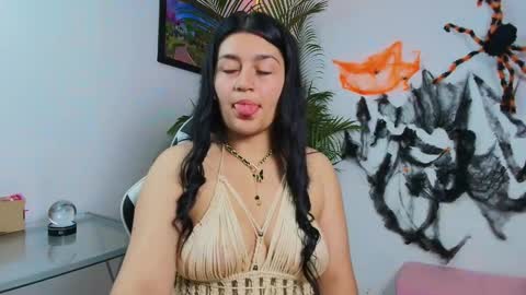 aleja online show from October 23, 2025, 4:34 am