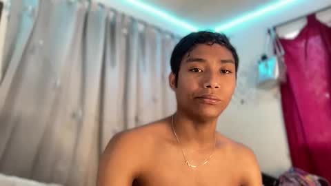 alejo_cute online show from May 24, 2026, 3:39 pm