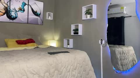 Snapshot of alejo_gero1712 chatting on April 8, 2026, 4:12 am Alejo online show from April 8, 2026, 4:12 am