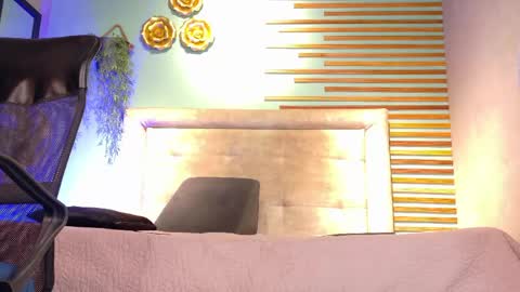 alejo_gray1 online show from June 1, 2026, 1:13 pm