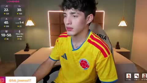 Snapshot of alejootwink chatting on June 18, 2026, 4:35 am ALejoo Saenz online show from June 18, 2026, 4:35 am
