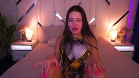 aleksaloree online show from June 11, 2026, 12:32 am