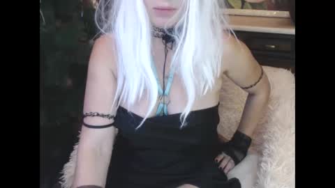 Snapshot of alenablack chatting on December 16, 2024, 3:51 am Luly online show from December 16, 2024, 3:51 am