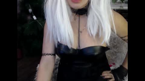 Snapshot of alenablack chatting on December 23, 2024, 3:29 am Luly online show from December 23, 2024, 3:29 am