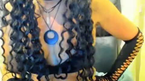 Luly online show from June 12, 2026, 1:37 am