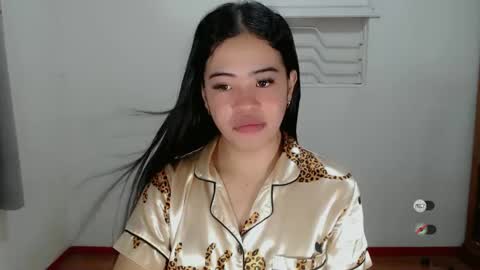 Snapshot of alesha_vibe_me chatting on February 6, 2025, 6:40 am alesha_vibe_me online show from February 6, 2025, 6:40 am