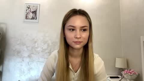 Snapshot of aleshiavavro chatting on March 25, 2026, 8:20 am Alesh online show from March 25, 2026, 8:20 am