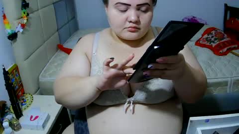 Snapshot of alesia_jones01 chatting on July 1, 2026, 5:31 am Alesia jones01 online show from July 1, 2026, 5:31 am