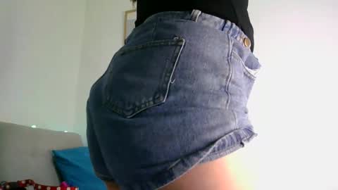 Snapshot of aleska_dollx chatting on May 21, 2026, 12:17 am QUEEN OFF MILk IM BACK 15 NOV online show from May 21, 2026, 12:17 am