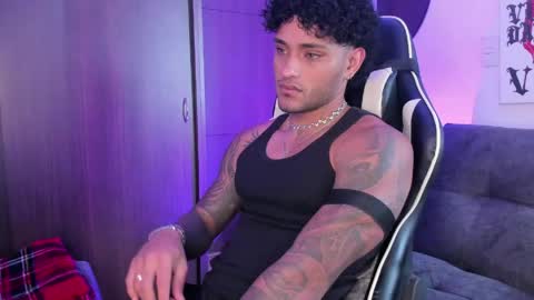 Snapshot of alessandro_vanni chatting on April 27, 2026, 2:26 pm Alessandro Vanni online show from April 27, 2026, 2:26 pm