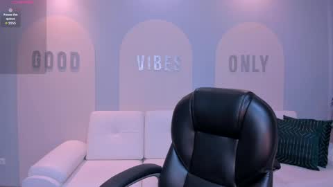 A L E S S I A online show from April 23, 2026, 4:24 am