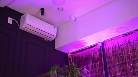 Snapshot of alessianoire chatting on April 8, 2026, 5:13 pm Natasha online show from April 8, 2026, 5:13 pm