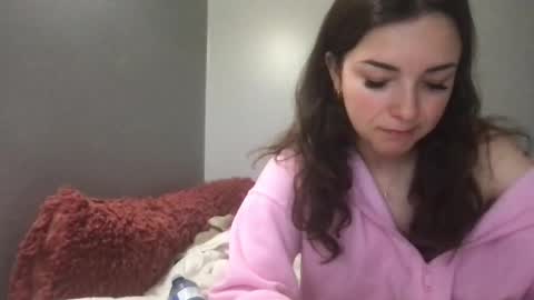 Snapshot of alessiasnow chatting on November 16, 2025, 12:05 am Alessia Snow online show from November 16, 2025, 12:05 am