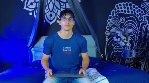 Alessio online show from December 18, 2025, 12:00 pm