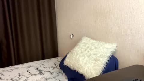 Snapshot of aletta_oushen chatting on December 21, 2024, 9:55 am Aletta Oushen online show from December 21, 2024, 9:55 am