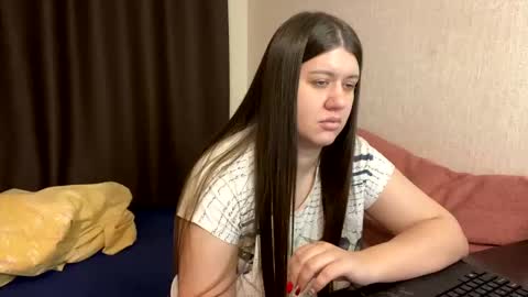 Snapshot of aletta_oushen chatting on December 28, 2024, 1:17 pm Aletta Oushen online show from December 28, 2024, 1:17 pm