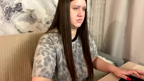 Snapshot of aletta_oushen chatting on January 18, 2025, 2:55 pm Aletta Oushen online show from January 18, 2025, 2:55 pm