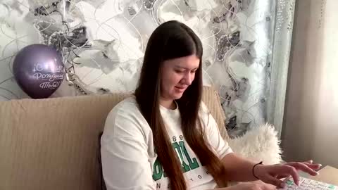 Snapshot of aletta_oushen chatting on February 6, 2025, 7:13 am Aletta Oushen online show from February 6, 2025, 7:13 am