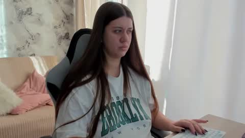 Snapshot of aletta_oushen chatting on October 12, 2025, 10:14 am Aletta Oushen online show from October 12, 2025, 10:14 am