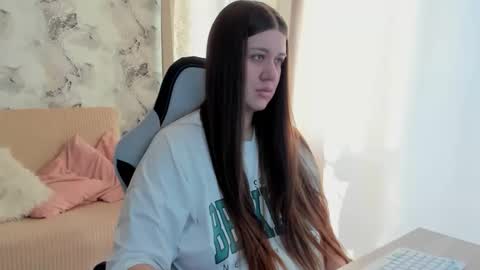 Snapshot of aletta_oushen chatting on October 20, 2025, 10:05 am Aletta Oushen online show from October 20, 2025, 10:05 am