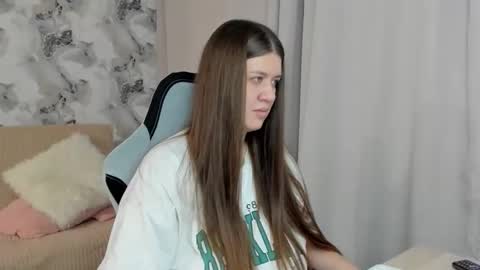 Snapshot of aletta_oushen chatting on October 23, 2025, 11:31 am Aletta Oushen online show from October 23, 2025, 11:31 am