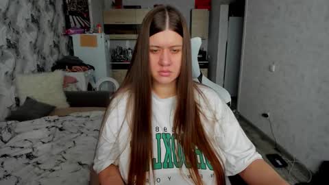 Snapshot of aletta_oushen chatting on November 11, 2025, 8:36 am Aletta Oushen online show from November 11, 2025, 8:36 am