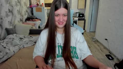 Snapshot of aletta_oushen chatting on November 12, 2025, 9:21 am Aletta Oushen online show from November 12, 2025, 9:21 am