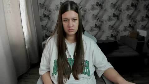 Snapshot of aletta_oushen chatting on April 18, 2026, 10:41 am Aletta Oushen online show from April 18, 2026, 10:41 am