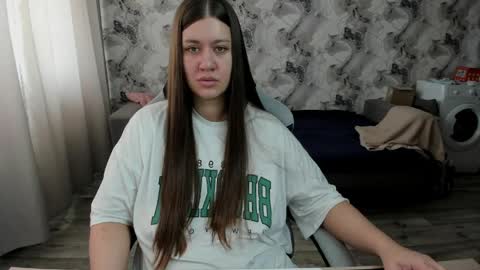 Snapshot of aletta_oushen chatting on May 1, 2026, 9:03 am Aletta Oushen online show from May 1, 2026, 9:03 am