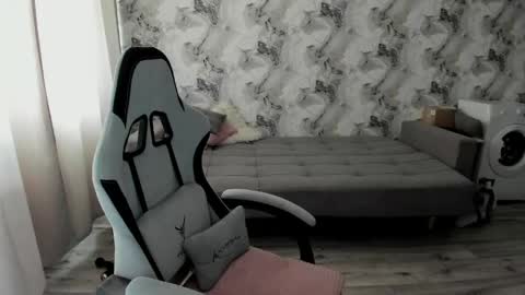 Snapshot of aletta_oushen chatting on May 4, 2026, 7:04 am Aletta Oushen online show from May 4, 2026, 7:04 am