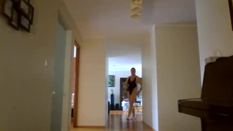 alex131972 online show from April 1, 2026, 9:21 am