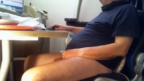 Snapshot of alex47100 chatting on January 21, 2025, 9:13 am alex47100 online show from January 21, 2025, 9:13 am