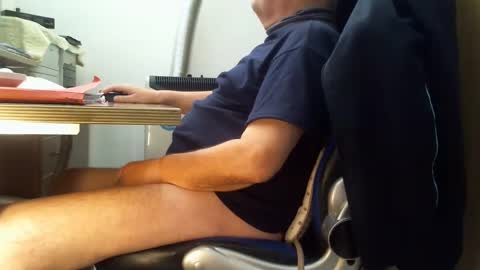 Snapshot of alex47100 chatting on January 29, 2025, 9:01 am alex47100 online show from January 29, 2025, 9:01 am