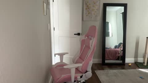 Snapshot of alex499990 chatting on October 26, 2025, 7:20 pm alex  online show from October 26, 2025, 7:20 pm