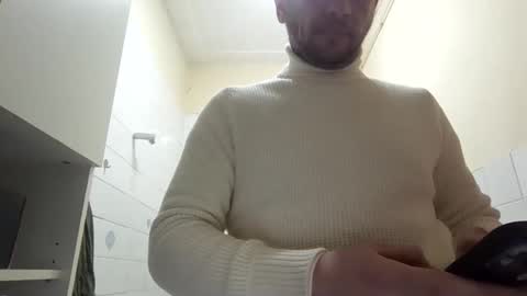 Snapshot of alex572241 chatting on December 4, 2025, 11:02 pm alex572241 online show from December 4, 2025, 11:02 pm