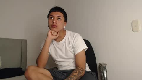 Snapshot of alex__lover chatting on May 4, 2026, 7:21 pm Owen online show from May 4, 2026, 7:21 pm
