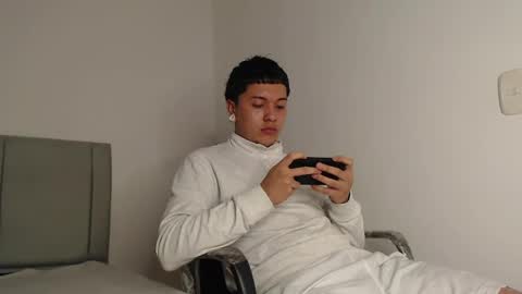 Snapshot of alex__lover chatting on May 8, 2026, 6:35 pm Owen online show from May 8, 2026, 6:35 pm