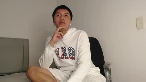Snapshot of alex__lover chatting on May 27, 2026, 4:53 am Owen online show from May 27, 2026, 4:53 am