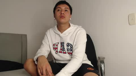 Snapshot of alex__lover chatting on May 28, 2026, 7:00 pm Owen online show from May 28, 2026, 7:00 pm