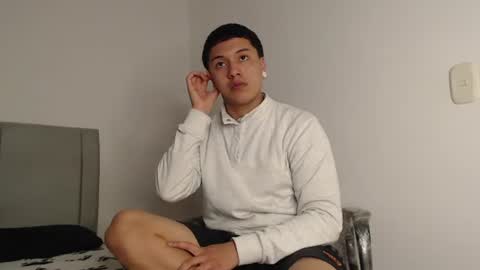 Snapshot of alex__lover chatting on June 12, 2026, 3:27 am Owen online show from June 12, 2026, 3:27 am