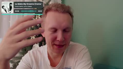 Snapshot of alex_amazing chatting on January 13, 2025, 1:02 am Alex Amazing online show from January 13, 2025, 1:02 am