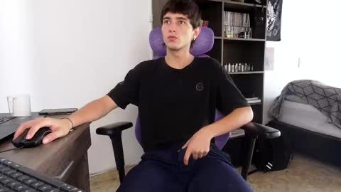 Snapshot of alex_connorr chatting on October 3, 2025, 3:20 pm alex_connorr online show from October 3, 2025, 3:20 pm