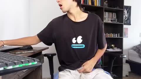 Snapshot of alex_connorr chatting on October 31, 2025, 5:47 pm alex_connorr online show from October 31, 2025, 5:47 pm