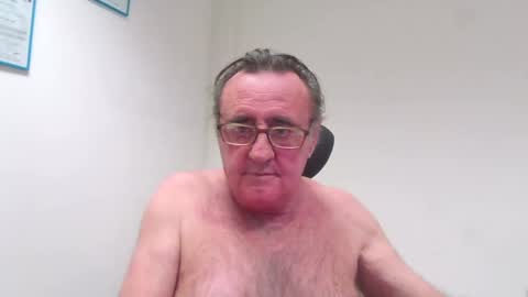 Snapshot of alex_fetishplayer chatting on January 6, 2025, 4:23 pm Alex online show from January 6, 2025, 4:23 pm