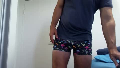 Snapshot of alex_malaka2005 chatting on February 17, 2026, 11:00 pm Alex online show from February 17, 2026, 11:00 pm