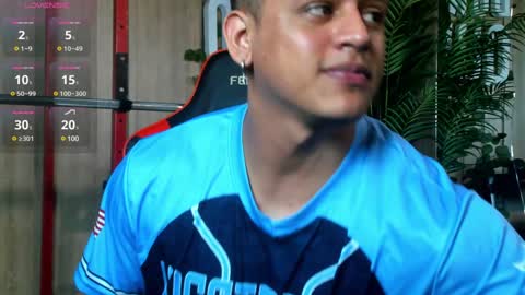 Snapshot of alex_tower chatting on January 2, 2025, 2:22 am Alex Towers online show from January 2, 2025, 2:22 am