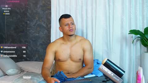 Snapshot of alex_tower chatting on January 25, 2025, 10:07 pm Alex Towers online show from January 25, 2025, 10:07 pm