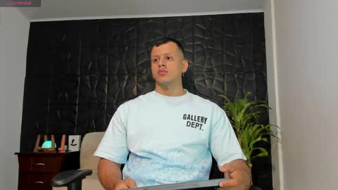 Snapshot of alex_tower chatting on March 28, 2026, 3:33 pm Alex Towers online show from March 28, 2026, 3:33 pm